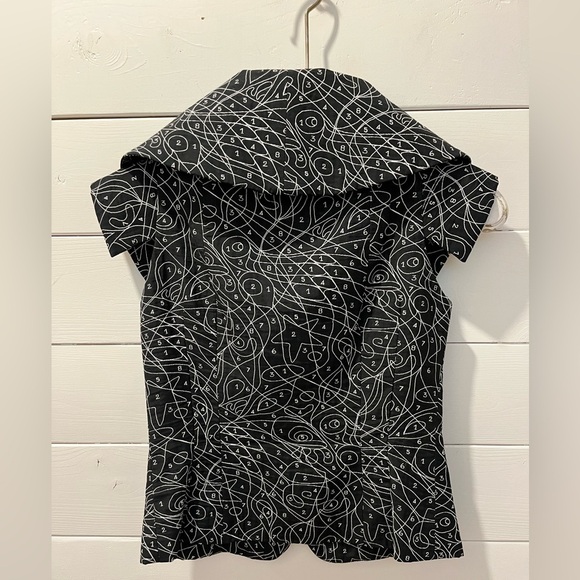 🖤 CHRISTIAN CHENAIL – Black & White Graphic Sleeveless Top, Size 4 - Picture 11 of 11
